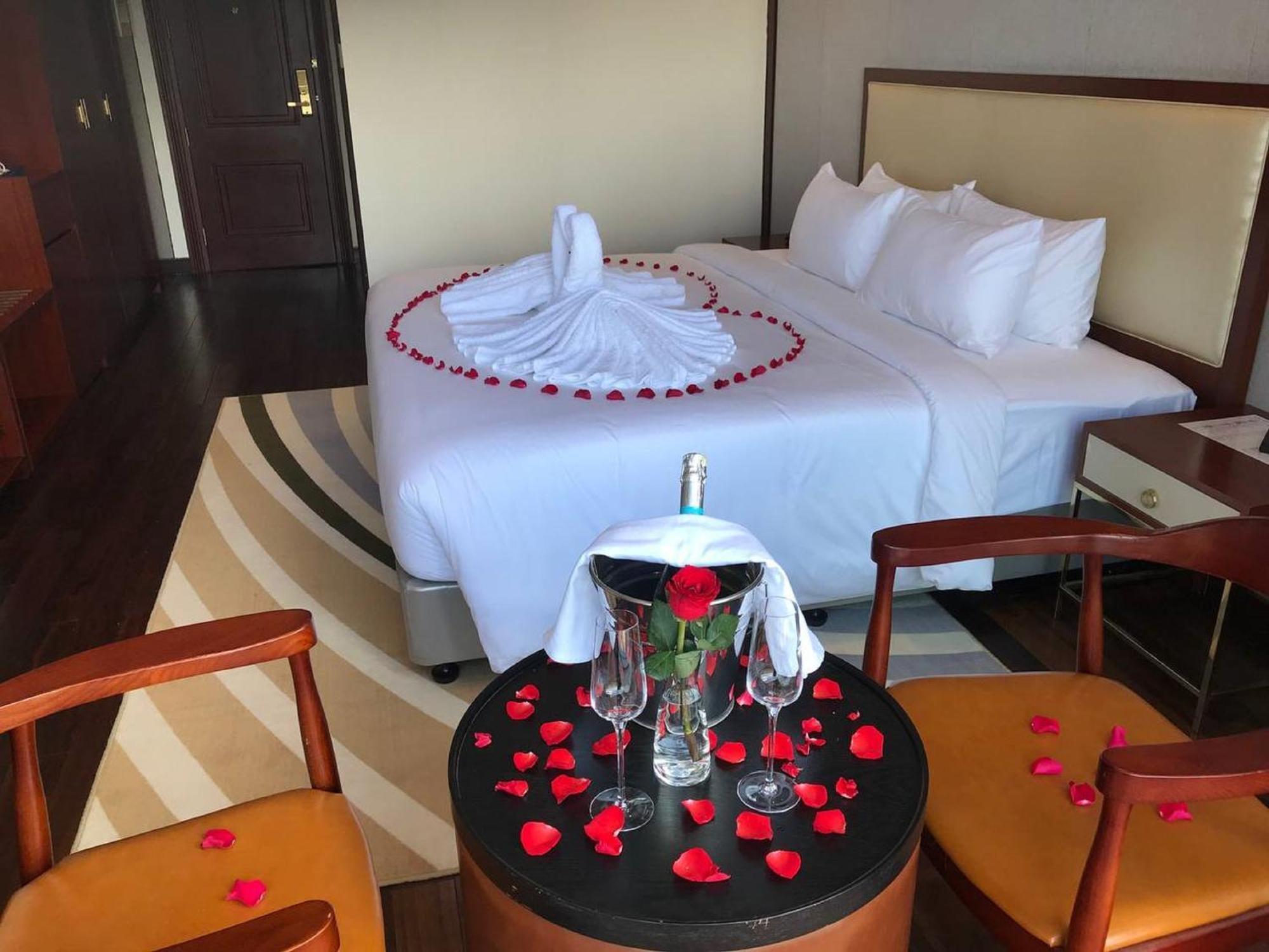 V V Hotel Battambang Eksteriør billede